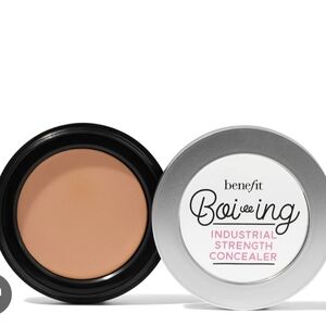 Benefit Cosmetics Boi-ing Industrial Strength Concealer